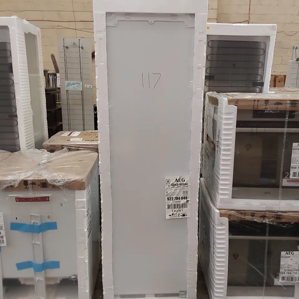 AEG ABK818E6NC INTEGRATED FROST FREE UPRIGHT FREEZER WITH FIXED DOOR FIXING KIT - E RATED