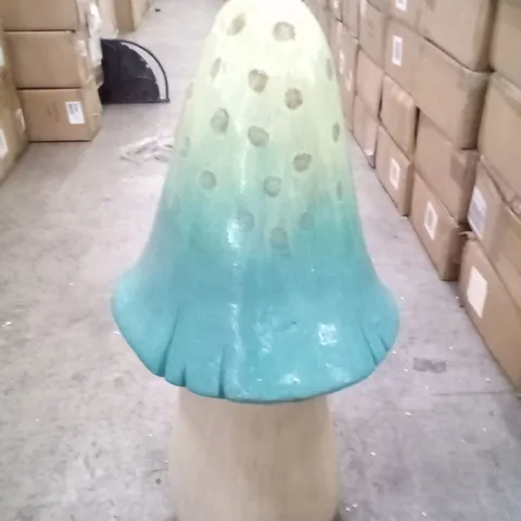 BOXED GIANT MUSHROOM STATUE