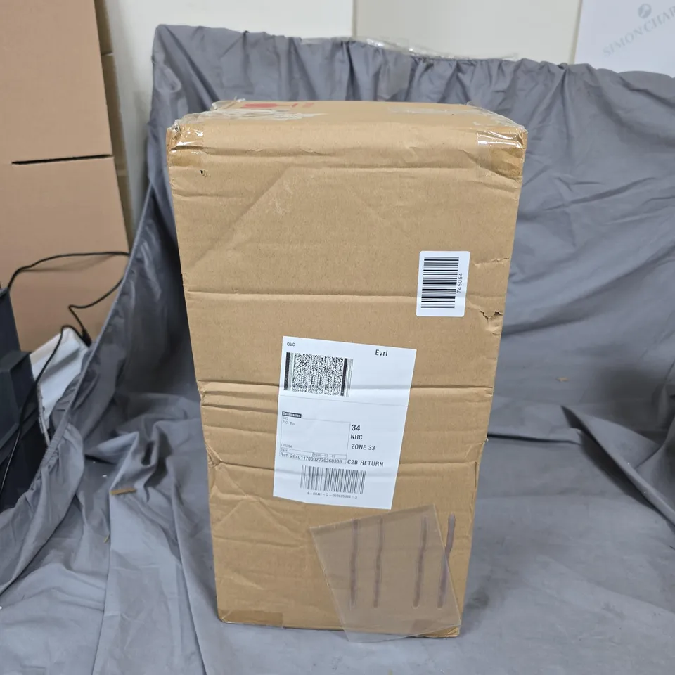 GARDEN STORIES TABLETOP HARE STATUE