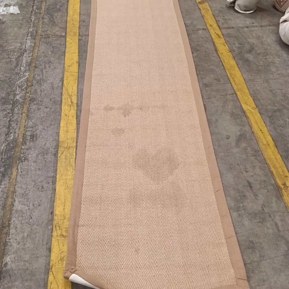 BEIGE HERRINGBONE RUNNER RUG APPROXIMATELY 297 CM X 80 CM