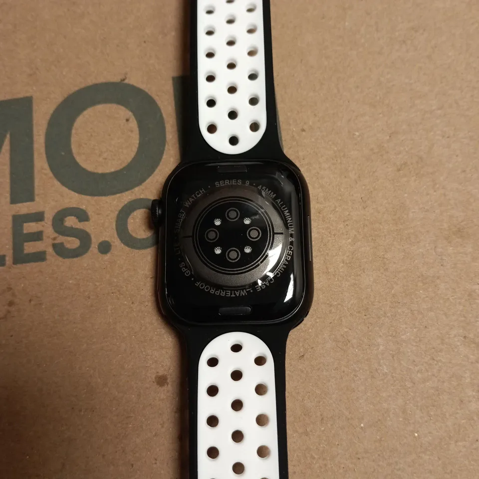 APPLE WATCH SERIES 9 45MM ALUMINIUM WITH NIKE-STYLE SPORT BAND – BLACK/WHITE UNBOXED