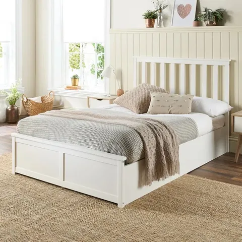 BOXED ALLIVIAH WOODEN OTTOMAN BED - SHAKER STYLE WOOD STORAGE BED - WHITE // SIZE: 4'6"FT DOUBLE (2 BOXES)