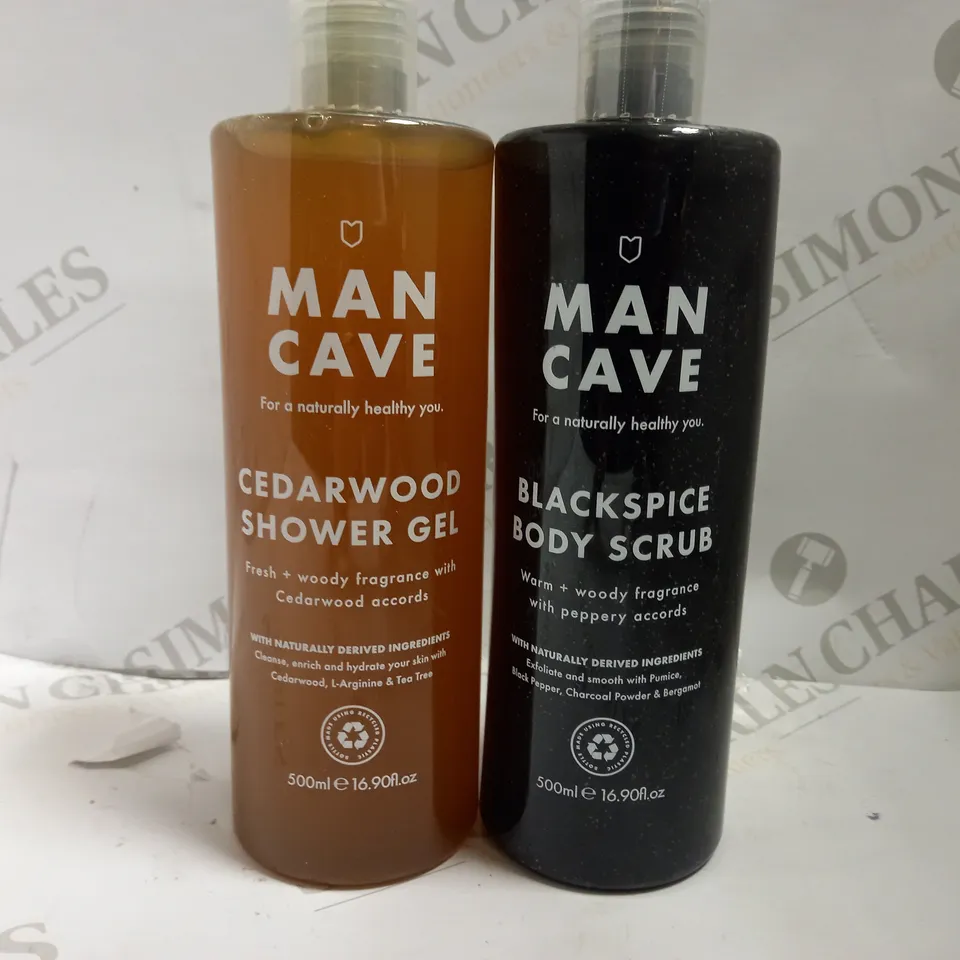 2 MAN CAVE ITEMS INCLUDING CEDARWOOD SHOWER GEL AND BLACKSPICE BODY SCRUB - 500ML
