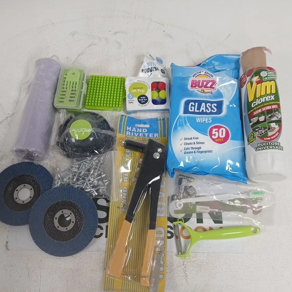 LOT OF ASSORTED HOUSEHOLD ITEMS TO INCLUDE GLASS WIPES, CUTTING DISCS AND TACWISE FINISHING NAILS