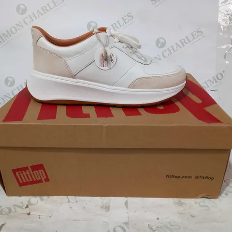 BOXED PAIR OF FITFLOP LEATHER/SUEDE FLATFORM SNEAKERS IN WHITE UK SIZE 5
