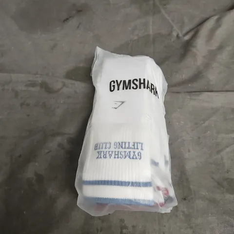 GYMSHARK LIFTING CLUB GRAPHIC CREW SOCKS 3PK IN WHITE SIZE L