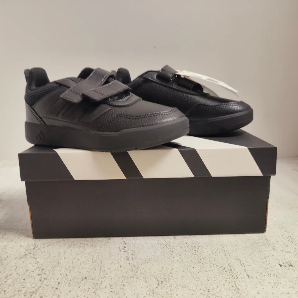 BOXED PAIR OF ADIDAS TENSAUR SPORT 3.0 KID'S TRAINERS IN BLACK SIZE UK 12