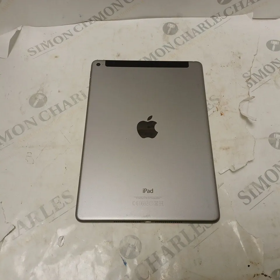 APPLE IPAD IN SILVER MODEL A1567