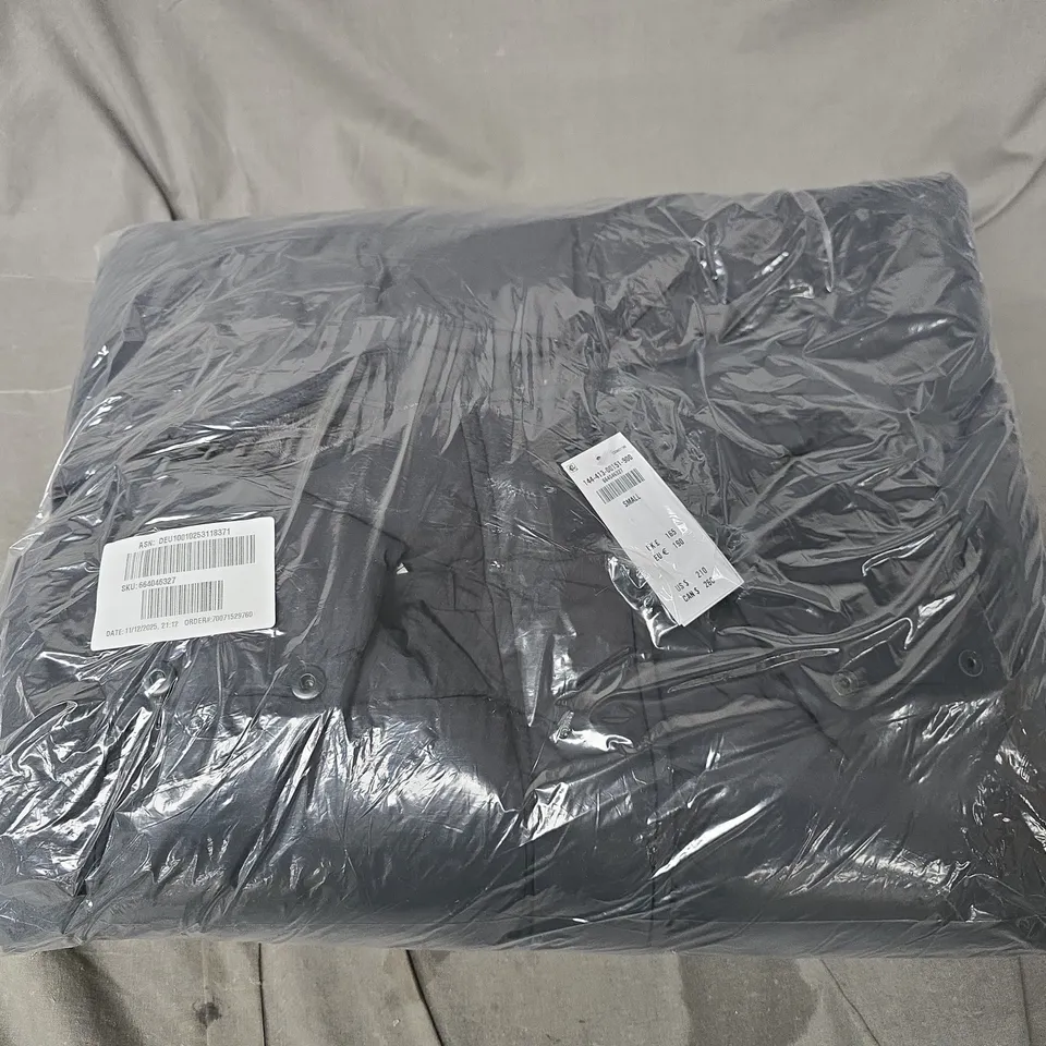 BAGGED ABERCROMBIE & FITCH LONG PUFFER IN BLACK - SMALL