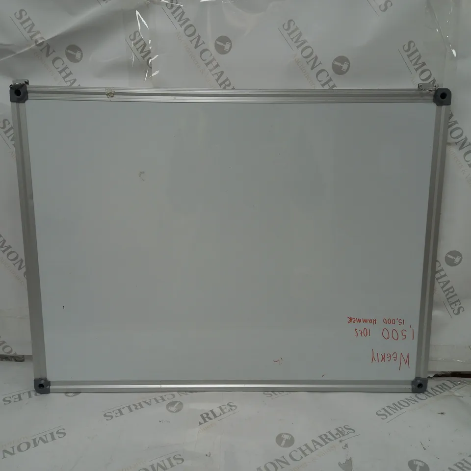 UNBRANDED WHITE BOARD 