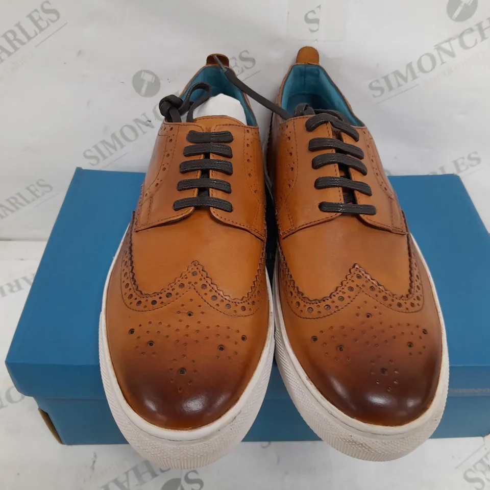 BOXED PAIR OF OSWIN HYDE STAN 5E/L DERBY TRAINERS IN BROWN - SIZE 44