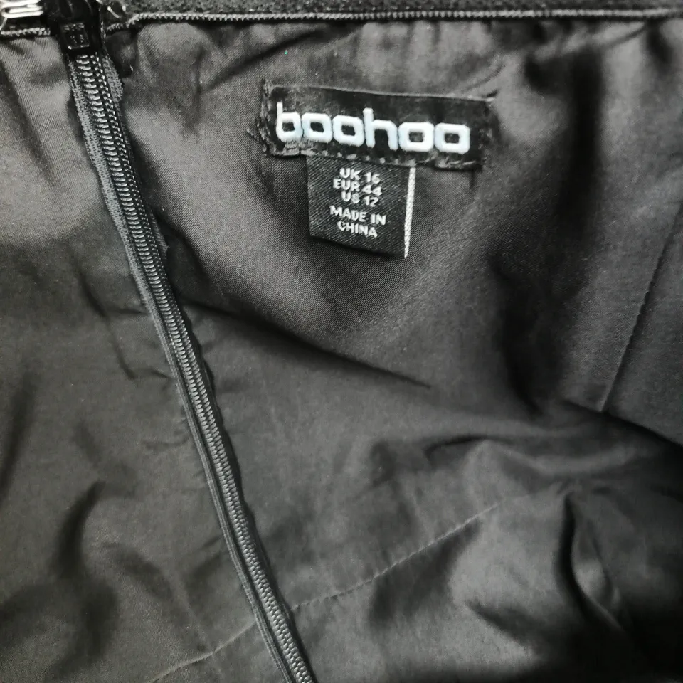 BOOHOO BLACK DRESS WITH WHITE BOW – UK 12