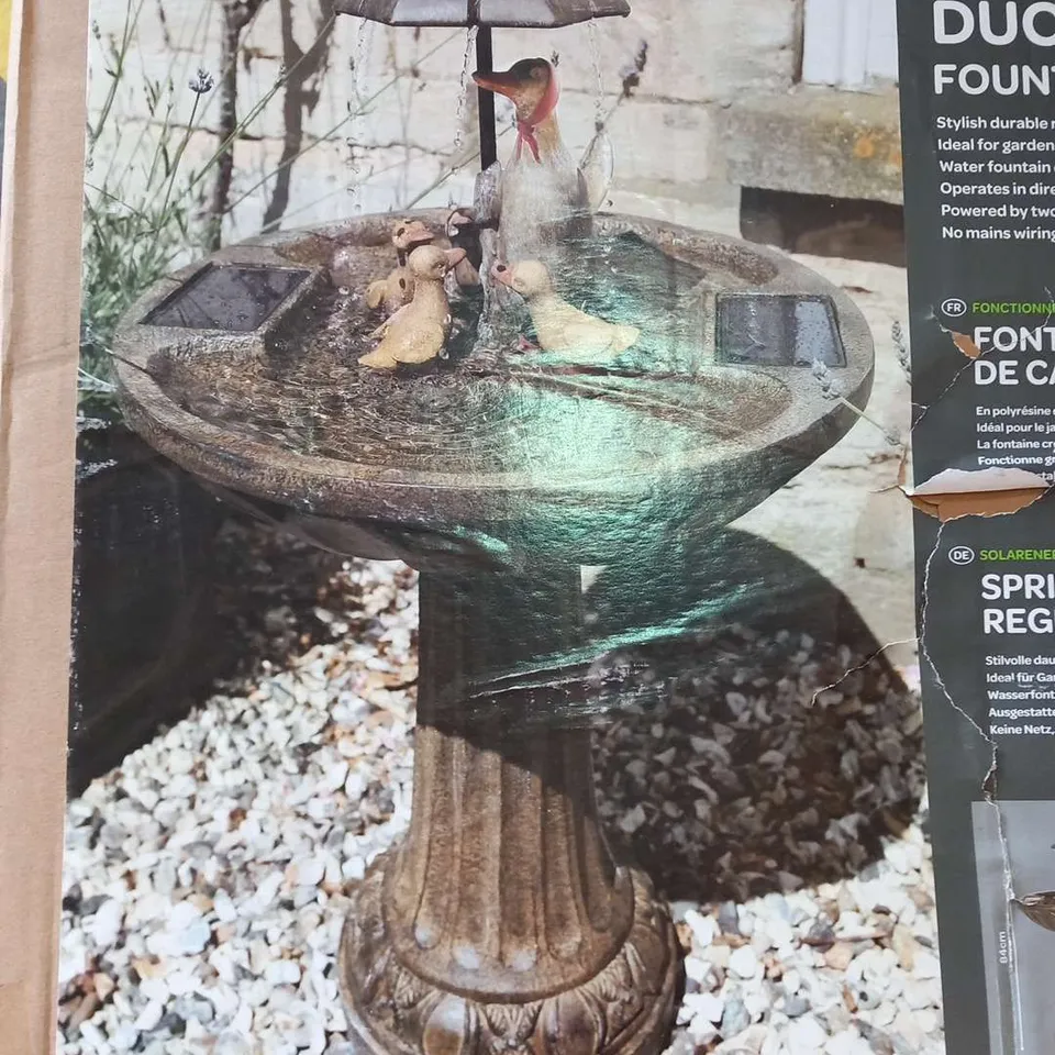 BOXED SMART SOLAR SOLAR POWERED DUCK FAMILY FOUNTAIN