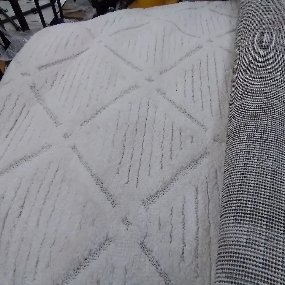 FOCUS CREAM RUG 160 × 230CM 