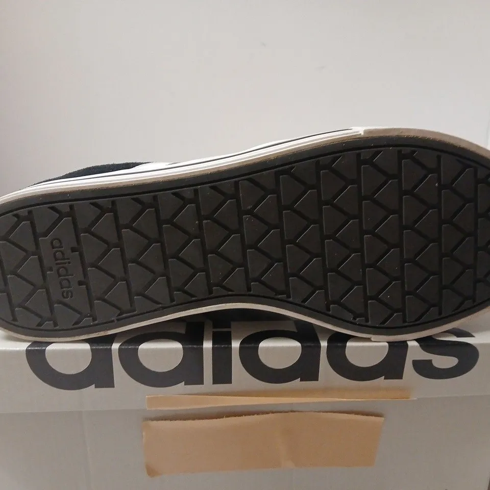 BOXED PAIR OF ADIDAS 4.0 PLATFORM TRAINES - SIZE 9