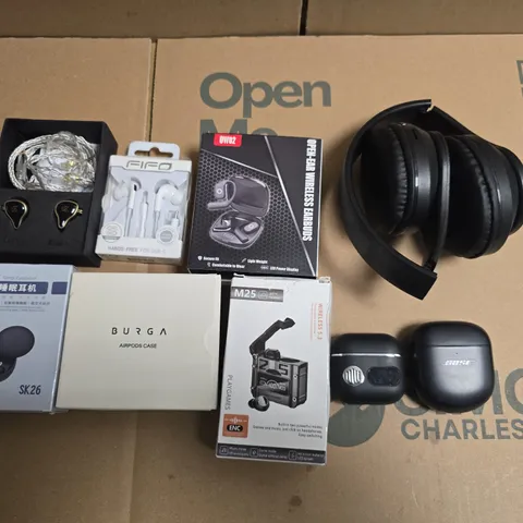 LOT OF 12 ASSORTED AUDIO ITEMS TO INCLUDE BOSE TWS EARBUDS AND BURGA AIRPOD CASE
