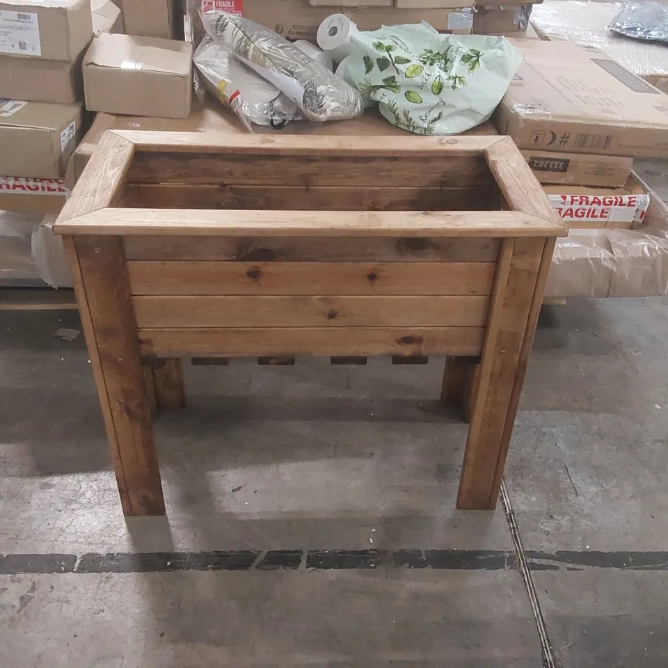 DESIGNER LARGE WOODEN WILTSHIRE PLANTER