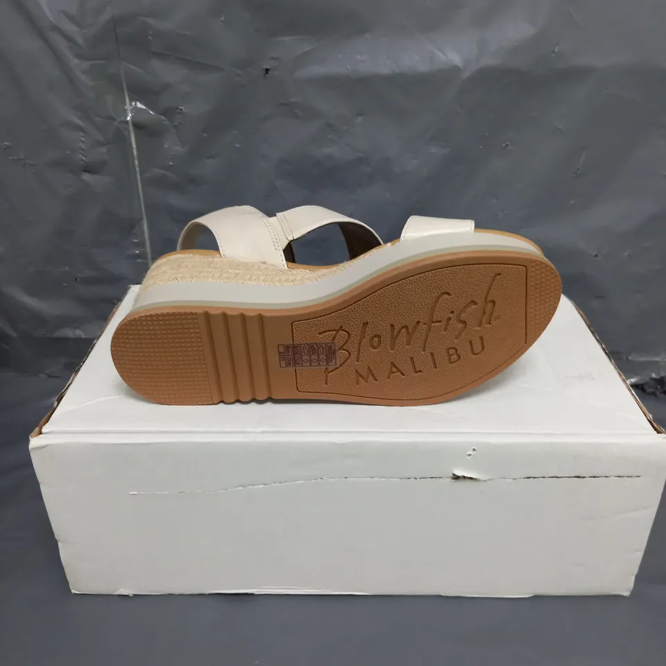 BLOWFISH MALIBU WEDGE SANDALS CREAM SIZE 5