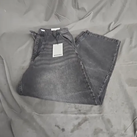 BERSHKA SKATER JEANS IN WASHED BLACK SIZE UK 31