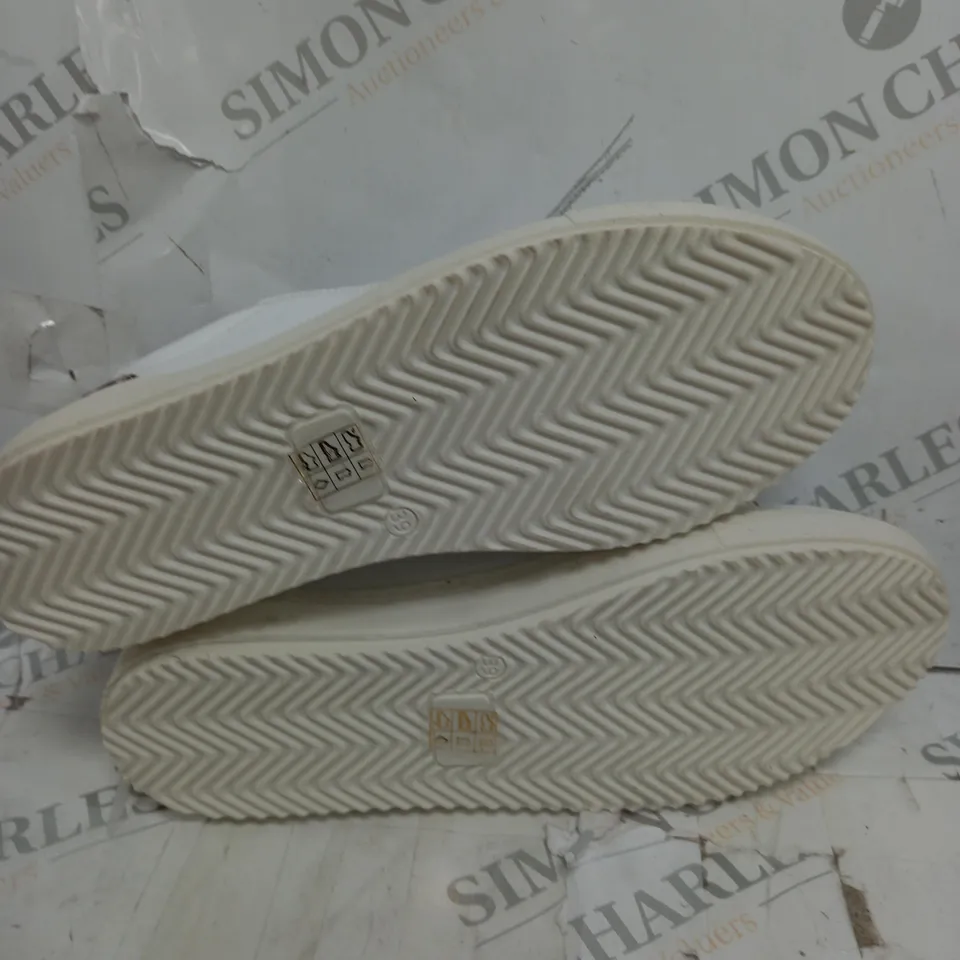 MODA IN PELLE ASINDA TRAINER - SIZE 6