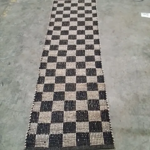 QUALITY DESIGNER AREA RUG - APPROXIMATELY 240X60CM