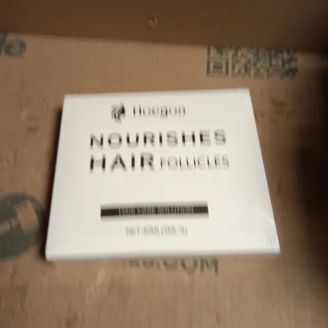 APPROXIMATELY 20 ASSORTED COSMETIC ITEMS INCLUDING HOEGOA NOURISHES HAIR FOLLICLES , PRIMA FINGERTIPS AND CARPE DEODORANT 