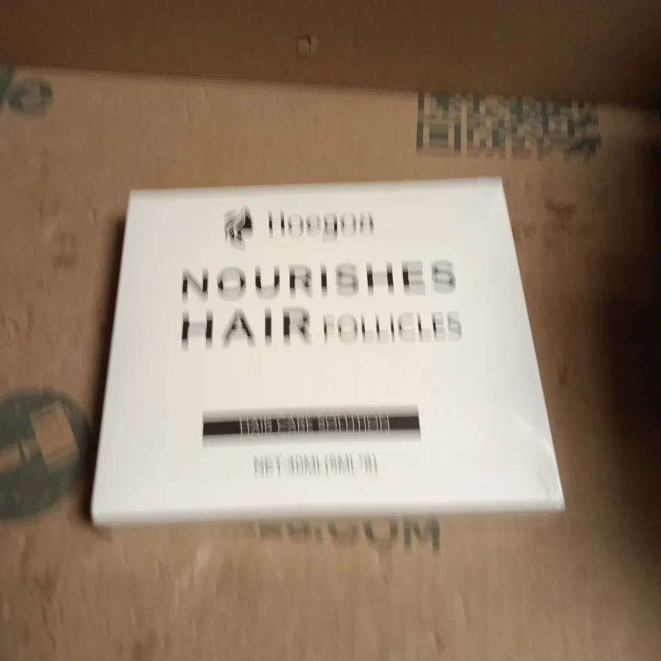APPROXIMATELY 20 ASSORTED COSMETIC ITEMS INCLUDING HOEGOA NOURISHES HAIR FOLLICLES , PRIMA FINGERTIPS AND CARPE DEODORANT 