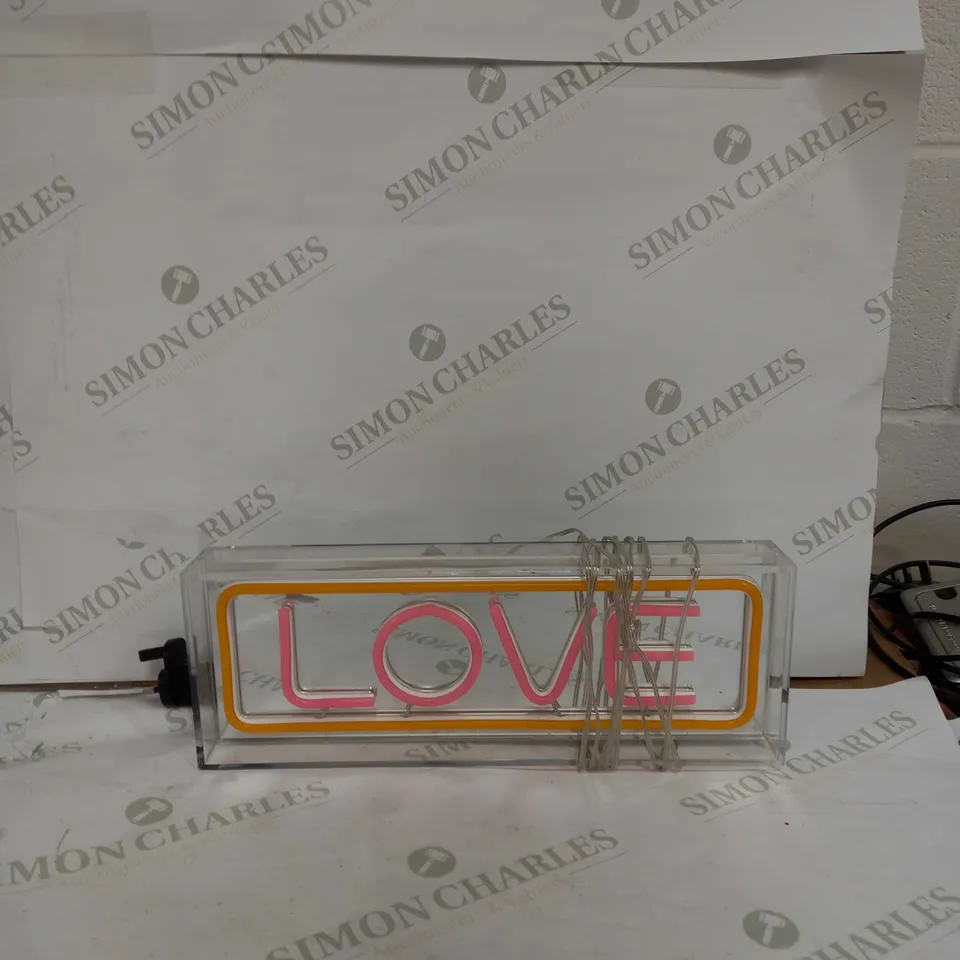 BUNDLEBERRY BY AMANDA HOLDEN NEON STYLE LED LIGHT