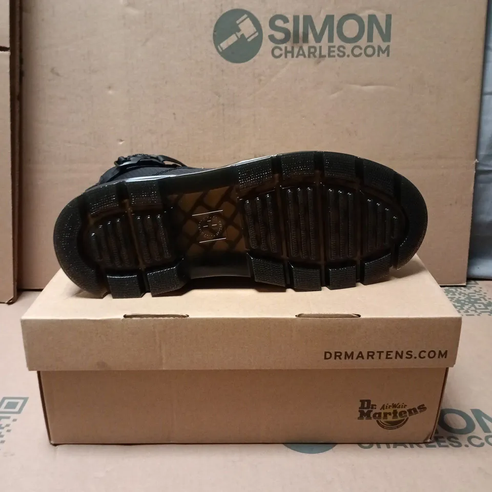DR. MARTENS COMBS TECH MK.02 BLACK BOOTS, UK 9 (EU 43)