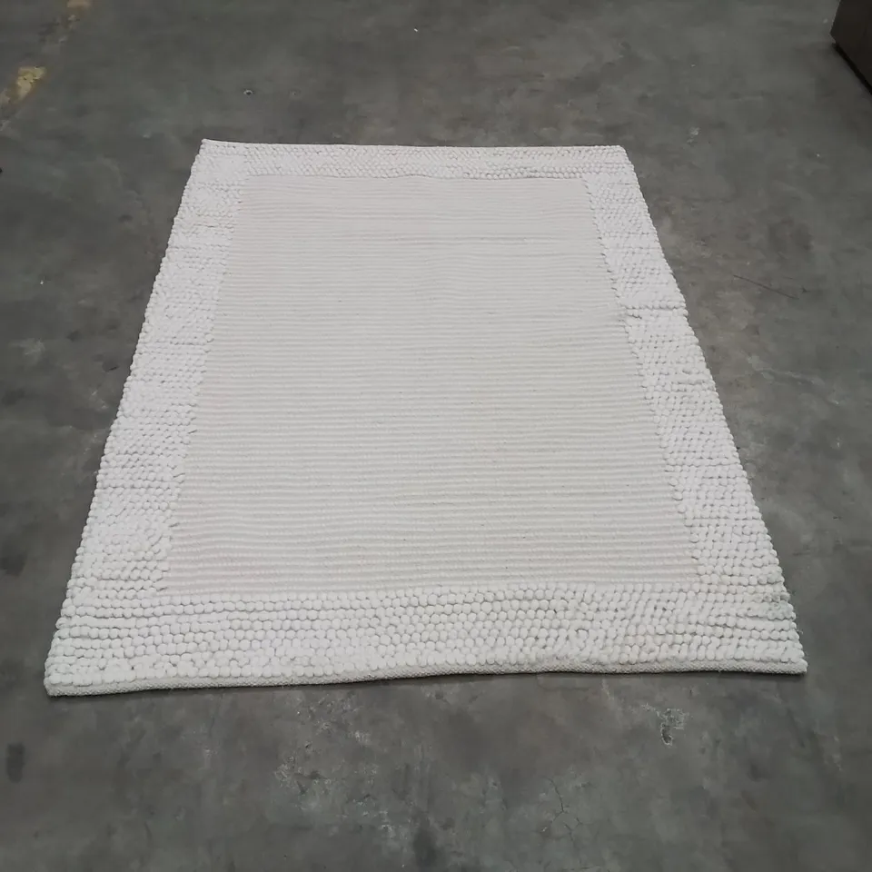 QUALITY DESIGNER AREA RUG - APPROXIMATELY 180X120CM