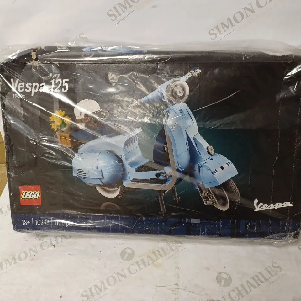 LEGO VESPA 125 SCOOTER MODEL (SET 10298) RRP £79.99