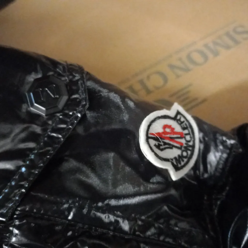 MONCLER GLOSS BLACK PADDED COAT - M