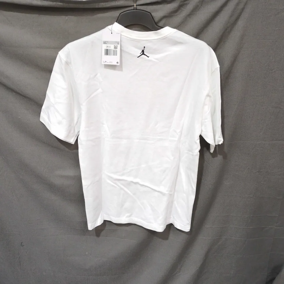 JORDAN WHITE T-SHIRT WITH JUMPMAN/NIKE FREQUENCY GRAPHIC – UK XS (XS)