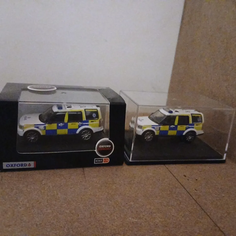 APPROXIMATELY 25 OXFORD DIECAST 1:76 EMERGENCY & POLICE VEHICLE COLLECTION