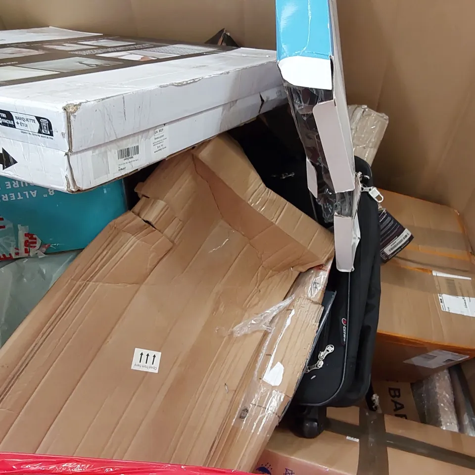 PALLET OF ASSORTED ITEMS INCLUDING: JUDGE NON-STICK TABLE GRILL, MULTIFUNCTIONAL GARMENTS STEAMER, DRESSING TABLE, GRUNTEK TELESCOPIC TREE LOPPER, TWO TIER DISH DRAINER