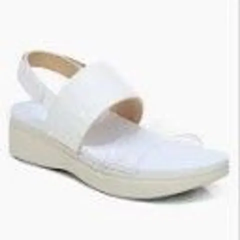 VIONIC SUNRISE KARLEEN SANDAL SIZE 7