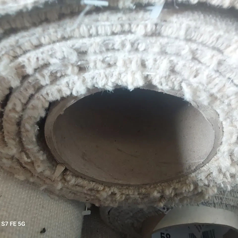 ROLL OF QUALITY LAKELAND HRD RYDALE CARPET APPROXIMATELY 5M ×2.47M