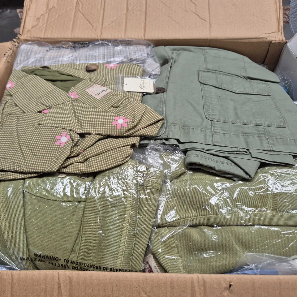 APPROXIMATELY 37 ASSORTED WOMENS BLAZERS/TOPS CLOTHING ITEMS IN VARIOUS SIZES, STYLES & COLOURS TO INCLUDE BRANDS SUCH AS TALBOTS, FREE PEOPLE, ETC - COLLECTION ONLY