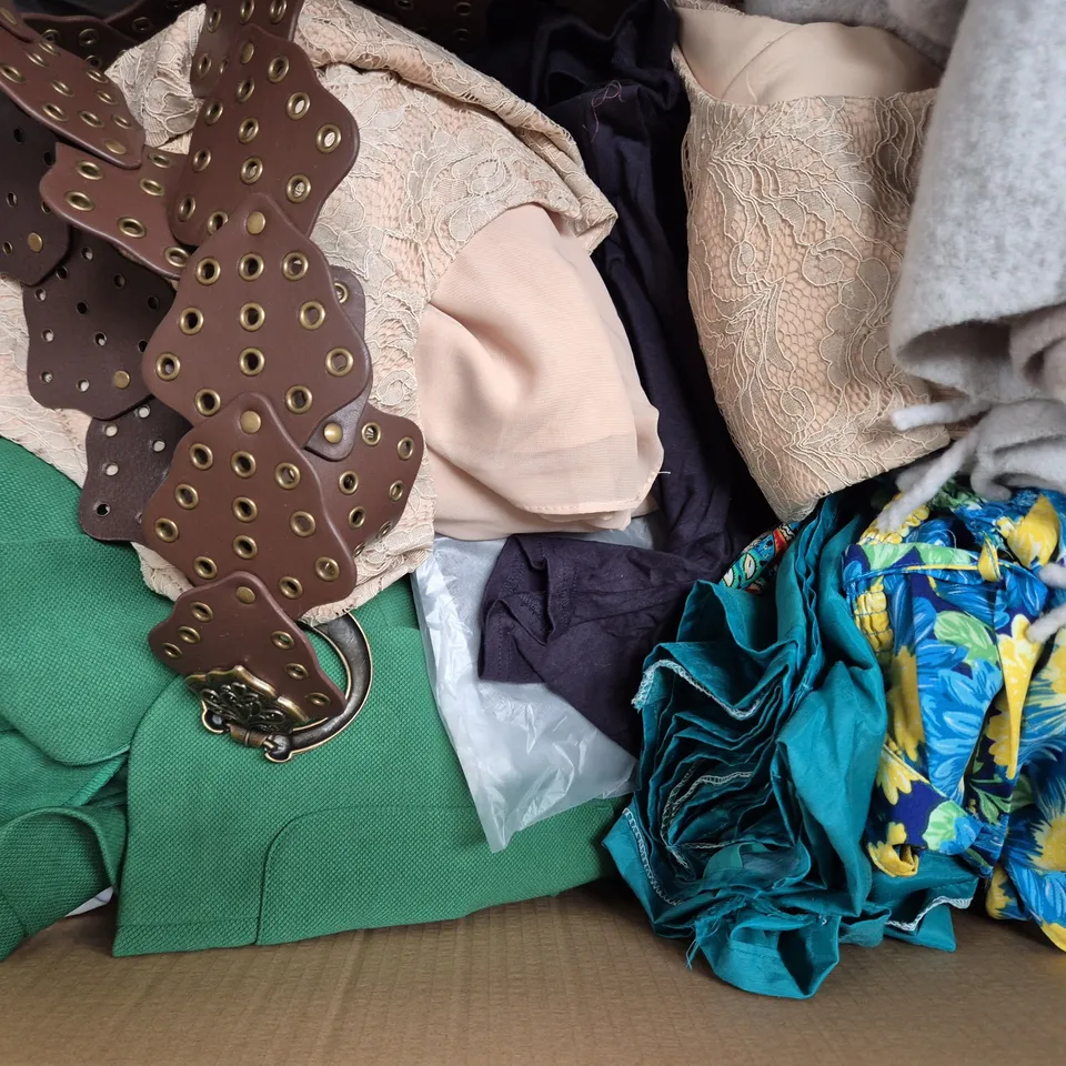 BOX OF APPROXIMATELY 20 ASSORTED CLOTHING AND FASHION PRODUCTS IN VARIOUS STYLES AND SIZES - COLLECTION ONLY
