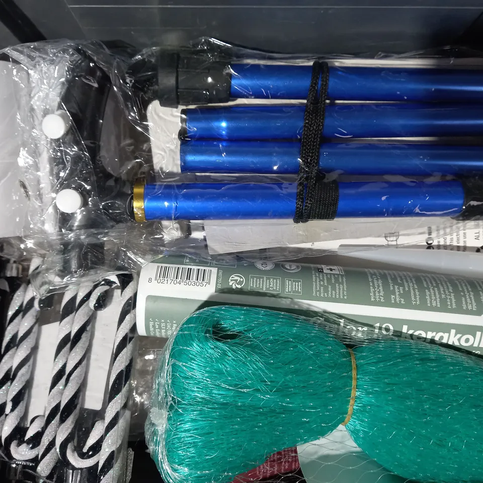 APPROXIMATELY 10 ASSORTED HOUSEHOLD ITEMS TO INCLUDE MOUNTING TAPE, 4PC HOSE FITTINGS, ETC