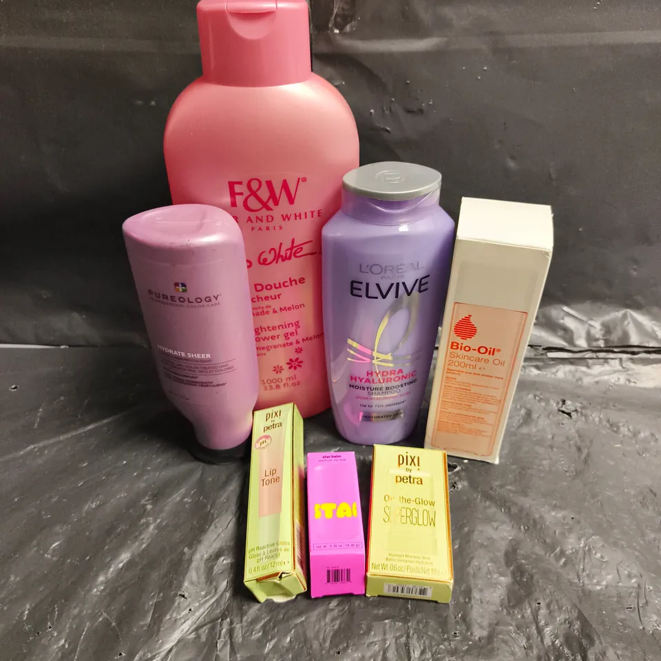 APPROXIMATEY 20 ASSORTED HEALTH AND BEAUTY PRODUCTS TO INCLUDE - STARFACE LIP BALM - PIXI ON THE GLOW HIGHLIGHT MOISTURE STICK - PUREOLOGY CONDITIONER - ETC