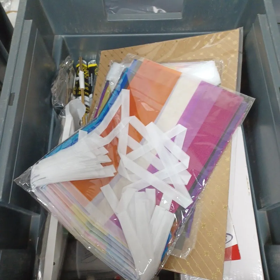 BOX OF APPROXIMATELY 15 ASSORTED HOUSEHOLD ITEMS TO INCLUDE PILLOW CASES, EAR DEFENDERS AND INCENSE STICKS