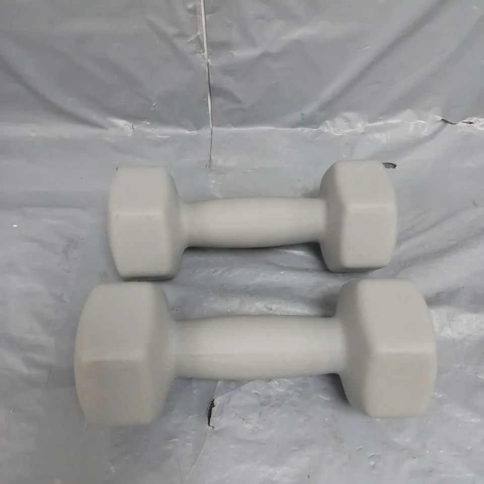 SET OF 2 UNBRANDED 4KG DUMBBELL WEIGHTS