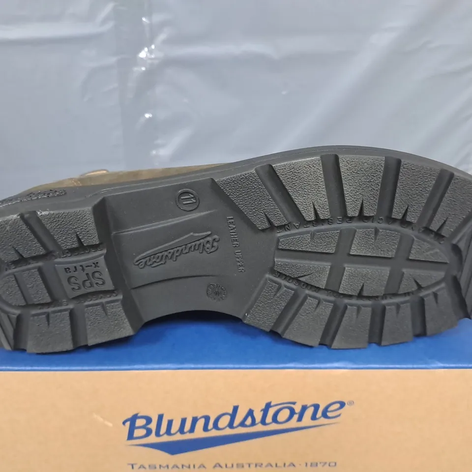 BOXED BLUNDSTONE ELASTIC SIDED BOOT LINED IN RUSTIC BROWN - SIZE 11