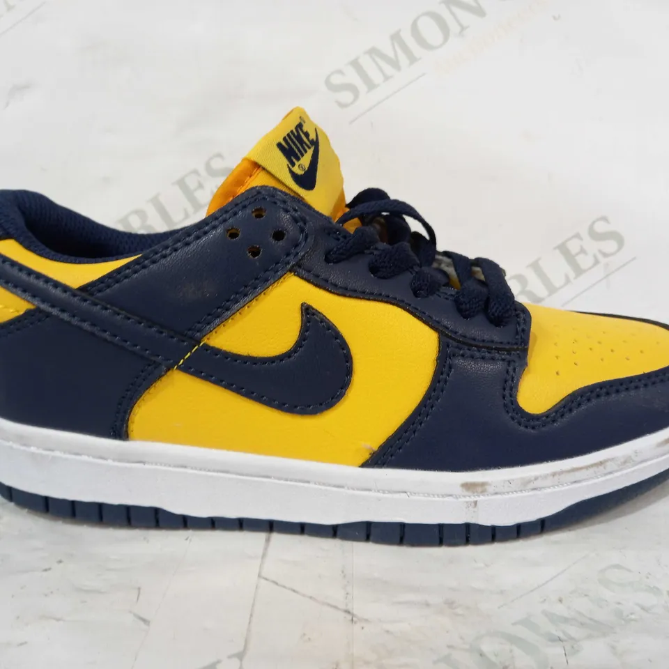 BOXED PAIR OF NIKE SHOES IN YELLOW/NAVY UK SIZE 3