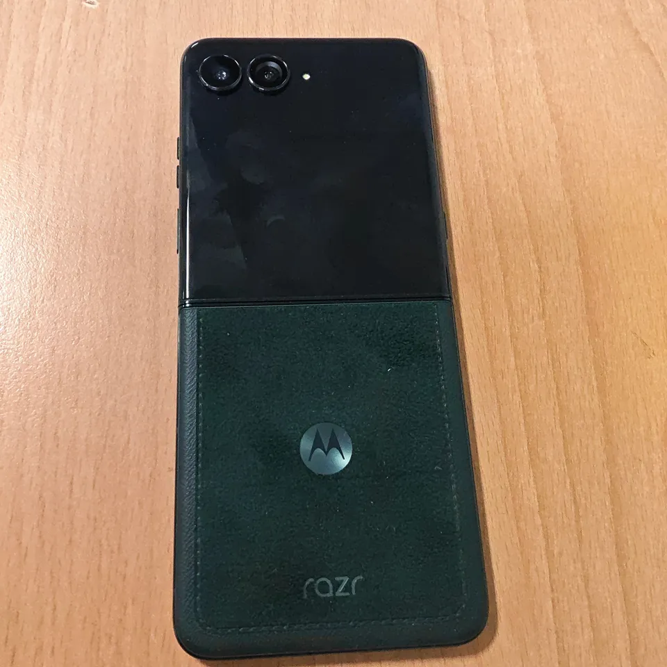 MOTOROLA RAZR 60 ULTRA 16GB/512GB IN BLUE/GREEN - XT2551-6