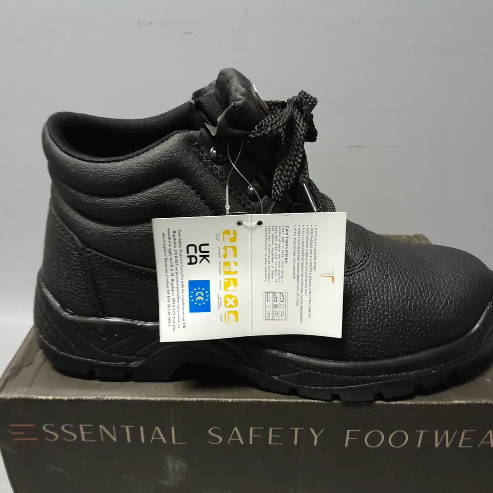 TUFFKING DELTA SAFETY CHUKKA BOOT STEEL TOECAP IN BLACK - SIZE 9