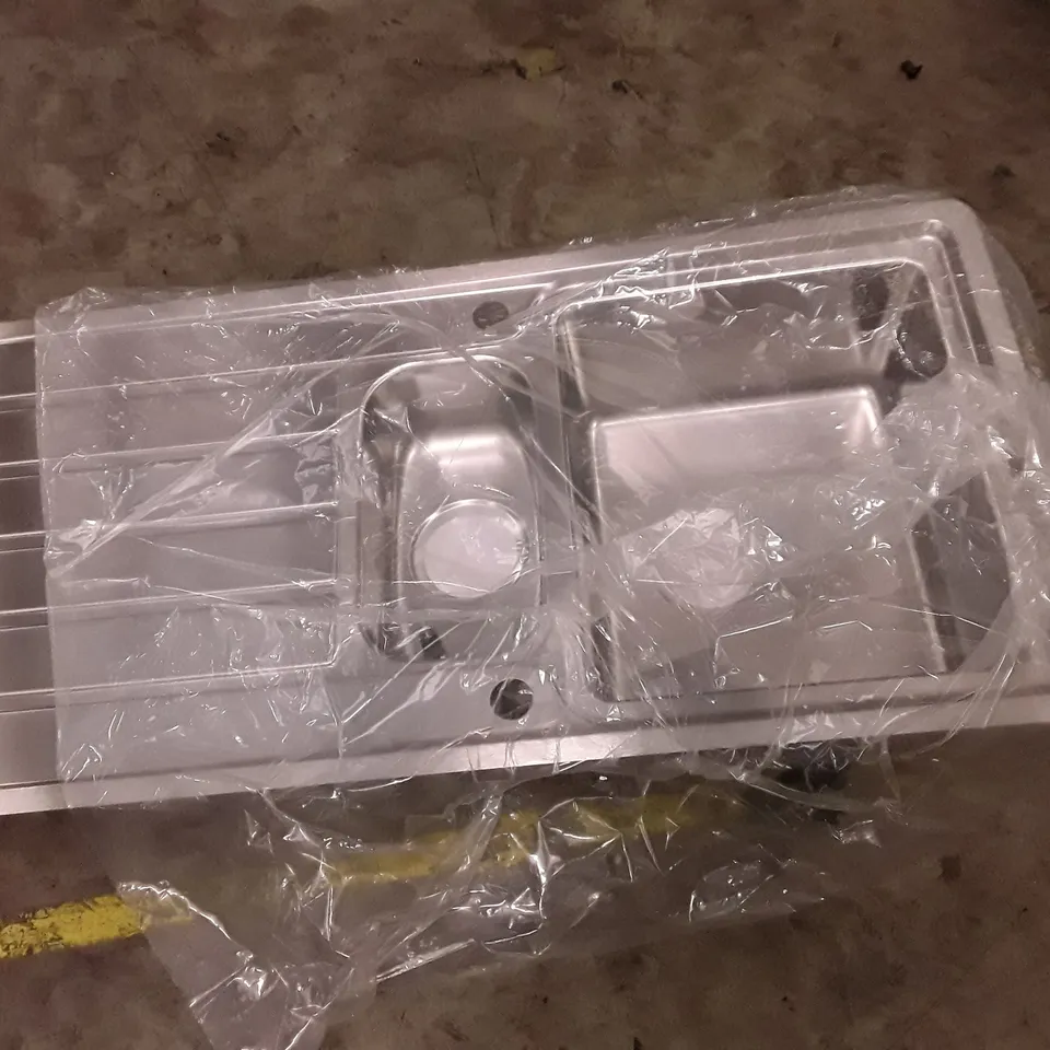 BOXED 1.5 BOWL STAINLESS STEEL SINK WITH DRAINER