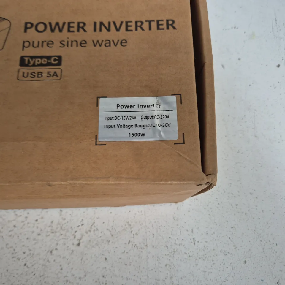 POWER INVERTER – PURE SINE WAVE, 1500W, DC 12/24V TO AC 220V