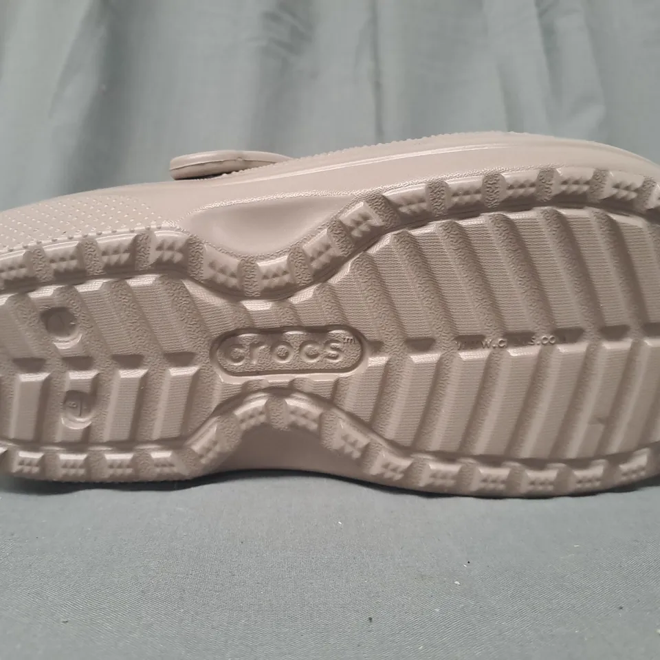 PAIR OF CROCS CLASSIC LINED CLOGS IN TAUPE UK SIZE M6/W7